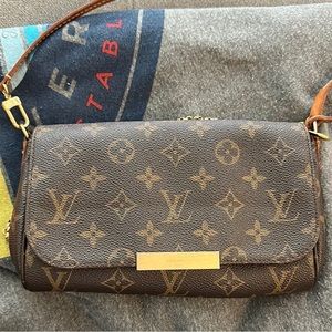AUTHENTIC LOUIS VUITTON favorite Monogram crossbody bag